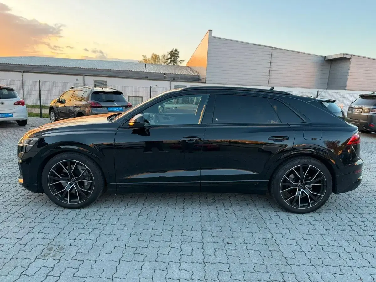 Gebraucht Audi Q8 Sport 340 PS (250 kW) 2024 Schwarz SUV