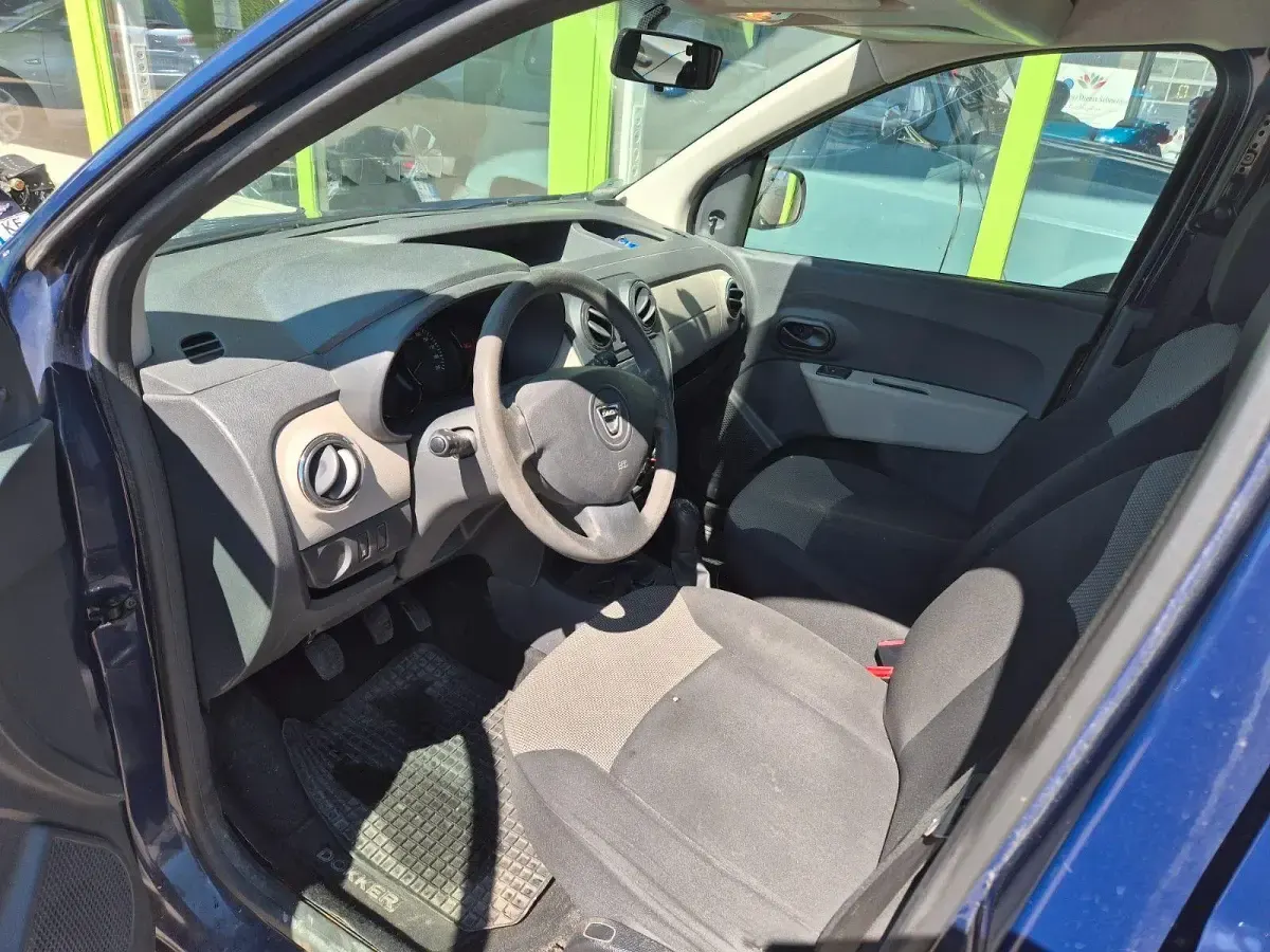 Gebraucht Dacia Dokker Ambiance 102 PS (75 kW) 2017 Blau Van / Kleinbus