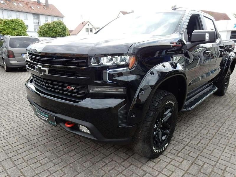 Schwarz Gebraucht 2020 Chevrolet Silverado SUV | 46.900 € - Bild 1/4