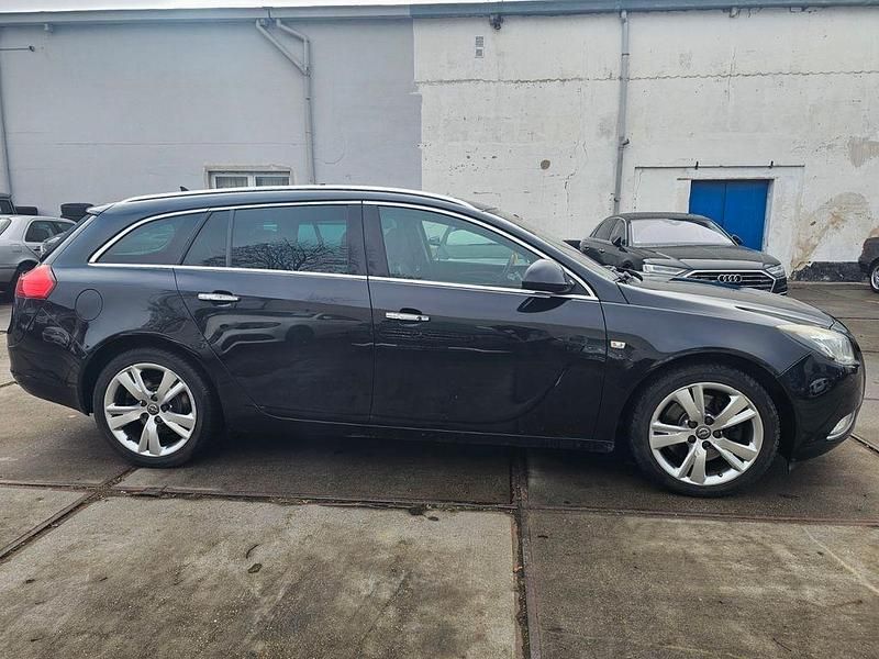 Gebraucht Opel Insignia 260 PS (191 kW) 2009 Schwarz Kombi