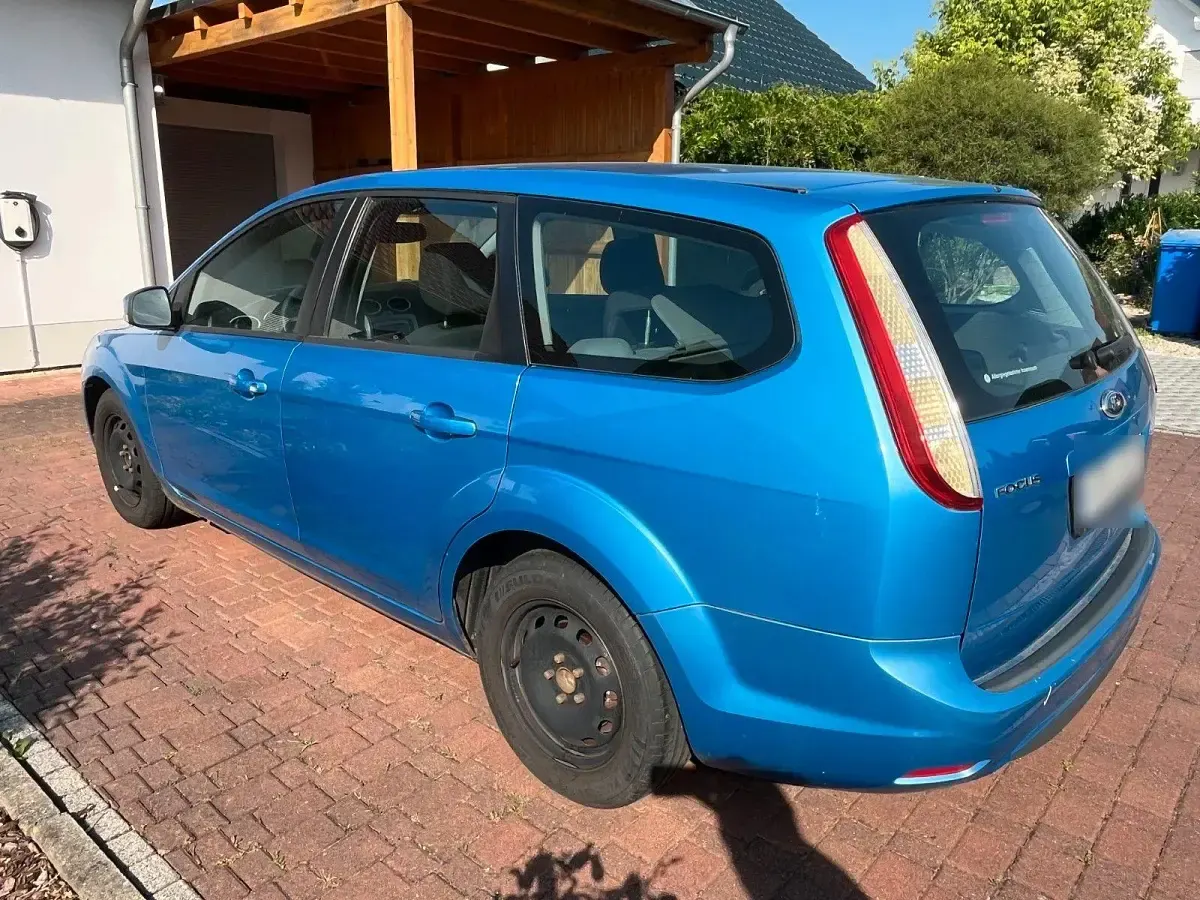 Gebraucht Ford Focus Style 116 PS (85 kW) 2009 Blau Kombi