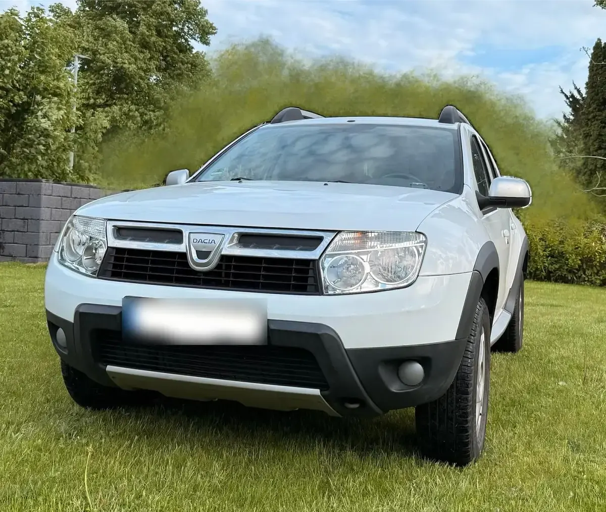 Używany Dacia Duster Prestige 105 KM (77 kW) 2011 Biały SUV
