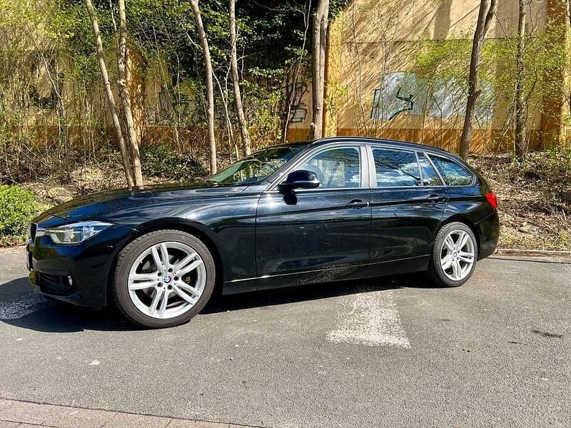 Gebraucht BMW 320 Advantage 190 PS (139 kW) 2017 Schwarz Kombi