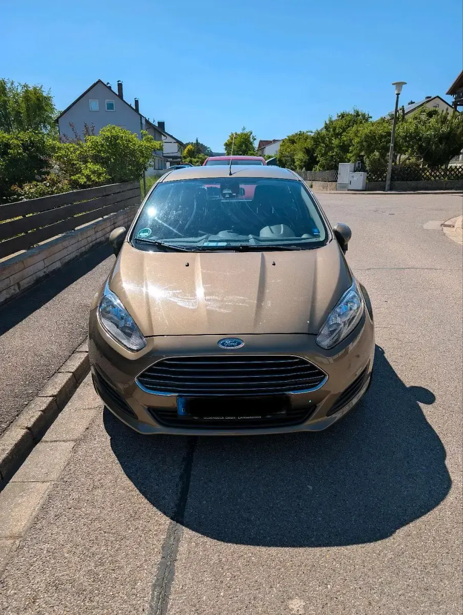 Gebraucht Ford Fiesta 80 PS (58 kW) 2013 Braun Kleinwagen