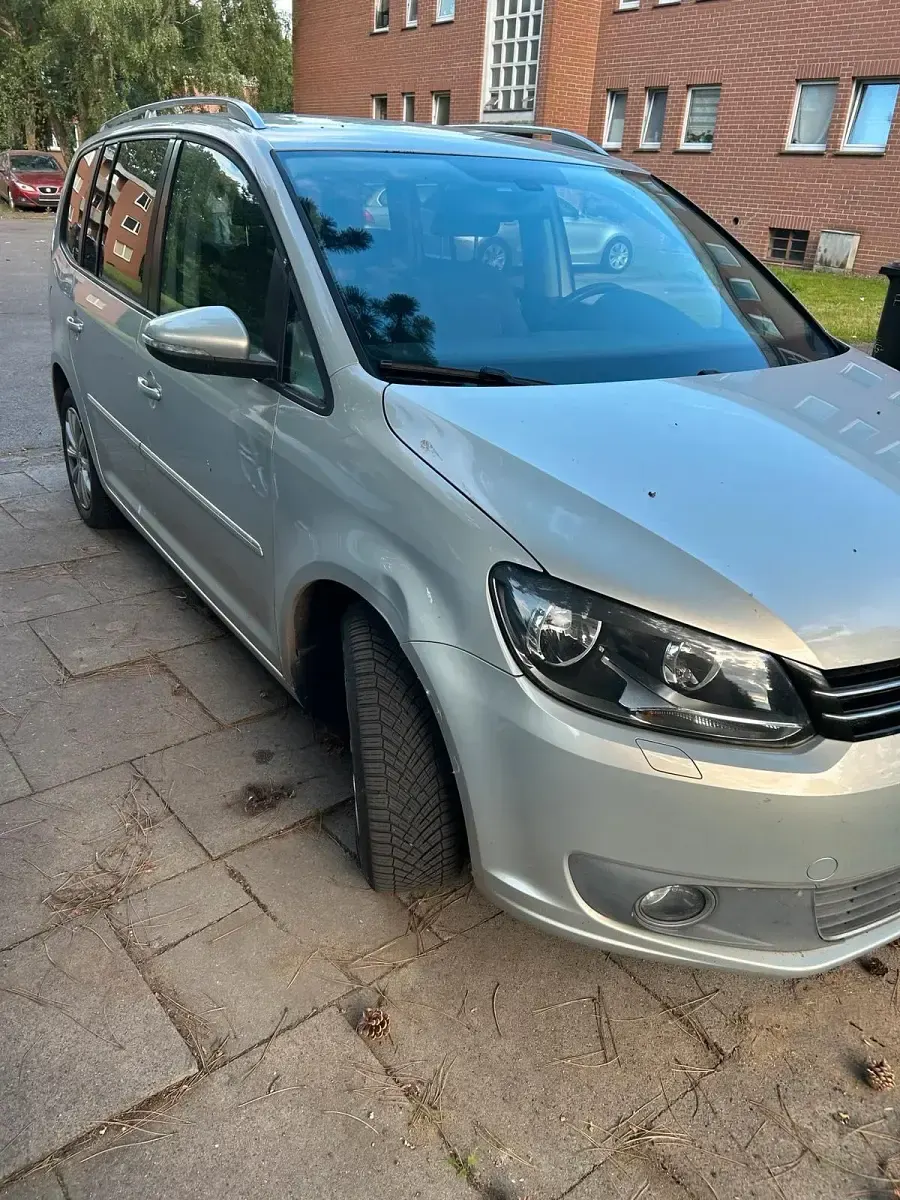 Gebraucht VW Touran 105 PS (77 kW) 2010 Silber Van / Kleinbus