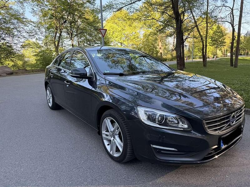 Gebraucht Volvo S60 Summum 136 PS (100 kW) 2014 Limousine