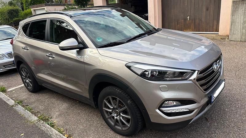 Gold Gebraucht 2016 Hyundai Tucson Turbo SUV | 16.500 € (Fairer Preis) - Bild 1/4