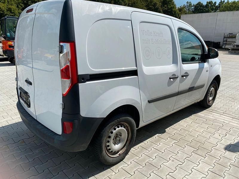 Second-hand Renault Kangoo 44 kW (60 CP) 2019 Alb Hatchback