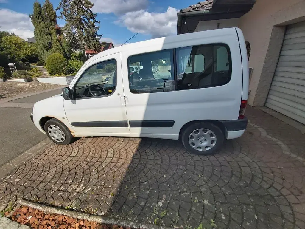 Gebraucht Peugeot Partner 90 PS (66 kW) 2008 Weiß Van / Kleinbus