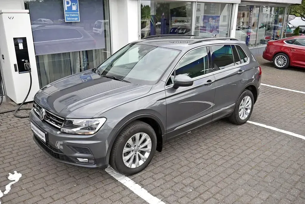 Gebraucht VW Tiguan Comfortline 150 PS (110 kW) 2019 Grau SUV