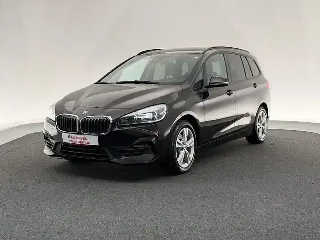 Gebraucht BMW 218 Advantage 150 PS (110 kW) 2022 Braun Limousine