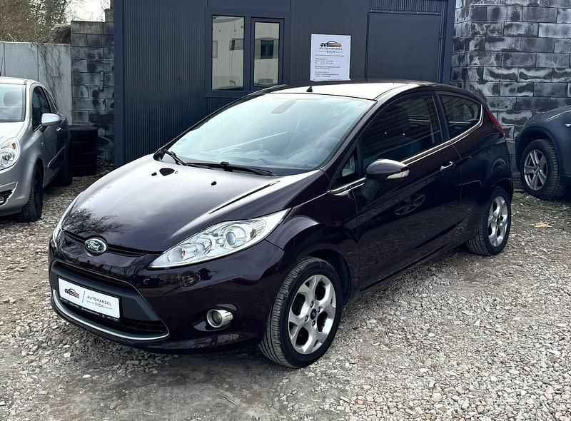 Gebraucht Ford Fiesta Titanium 82 PS (60 kW) 2010 Violet Kleinwagen
