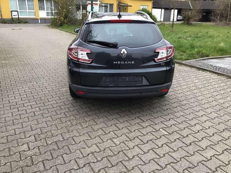 Gebraucht Renault Mégane GrandTour Dynamique 131 PS (96 kW) 2009 Grau Kombi