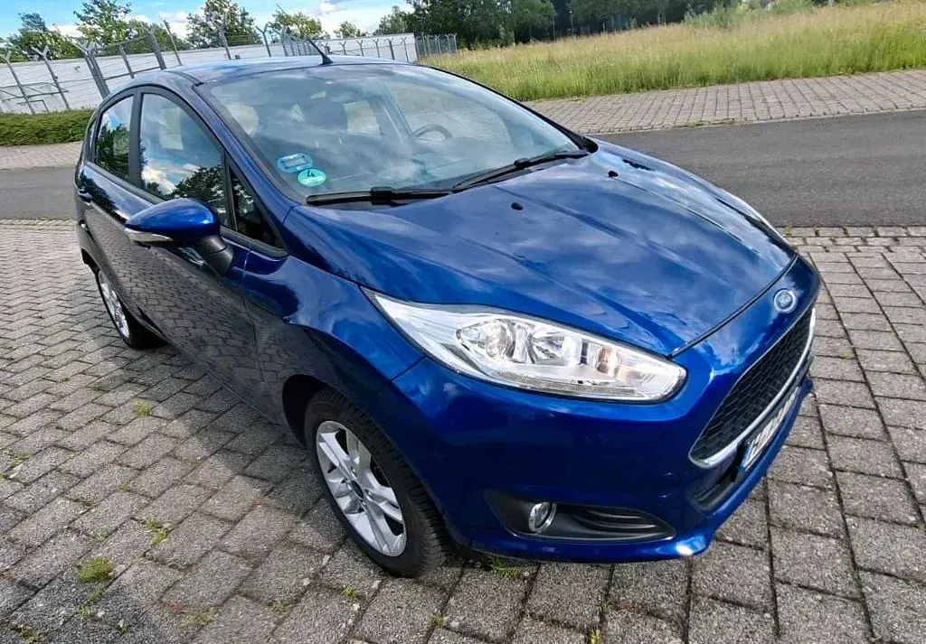 Gebraucht Ford Fiesta Celebration 82 PS (60 kW) 2017 Blau Kleinwagen
