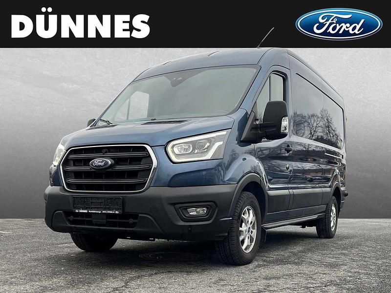 Blau (chromebluemetallic) Gebraucht 2020 Ford Transit Trend Limousine | 21.895 € (Fairer Preis) - Bild 1/4