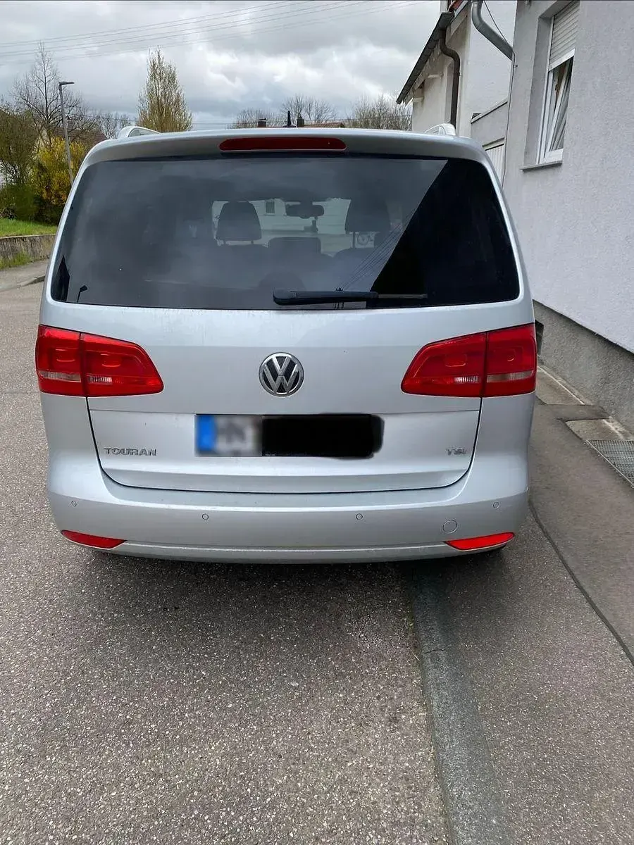 Gebraucht VW Touran Style 140 PS (102 kW) 2011 Silber Van / Kleinbus