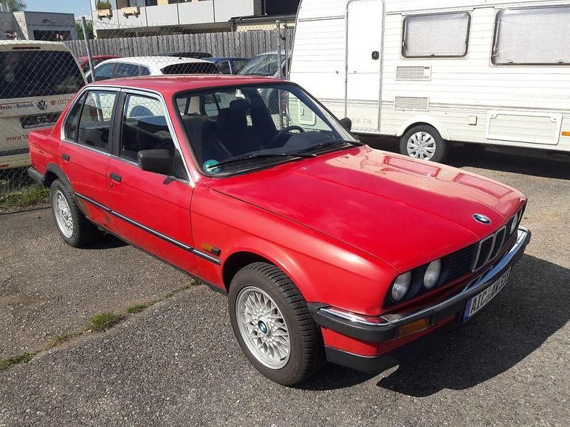 Gebraucht BMW 318 Basis 102 PS (75 kW) 1987 Rot Limousine