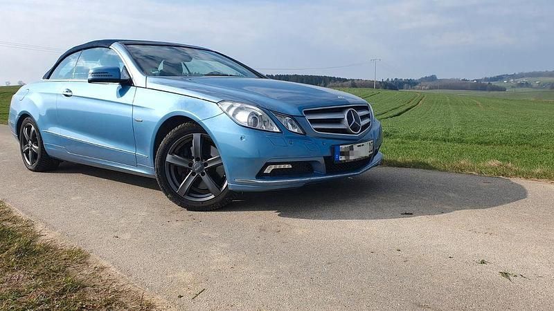 Gebraucht Mercedes E350 231 PS (169 kW) 2010 Blau Cabrio