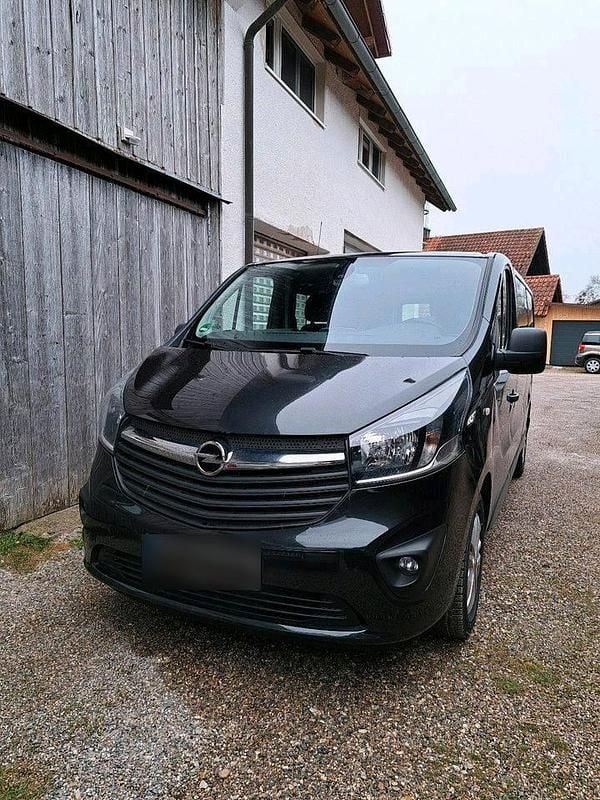 Second-hand Opel Vivaro 2017 Negru Monovolum