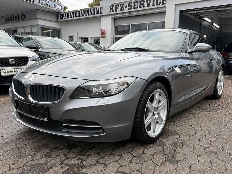 Grau Gebraucht 2010 BMW Z4 Performance Cabrio | 22.998 € (Fairer Preis) - Bild 1/4