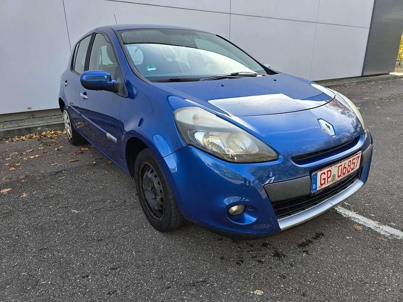 Extremblau Gebraucht 2012 Renault Clio IV Dynamique Kleinwagen | 1.390 € (Guter Preis) - Bild 1/4