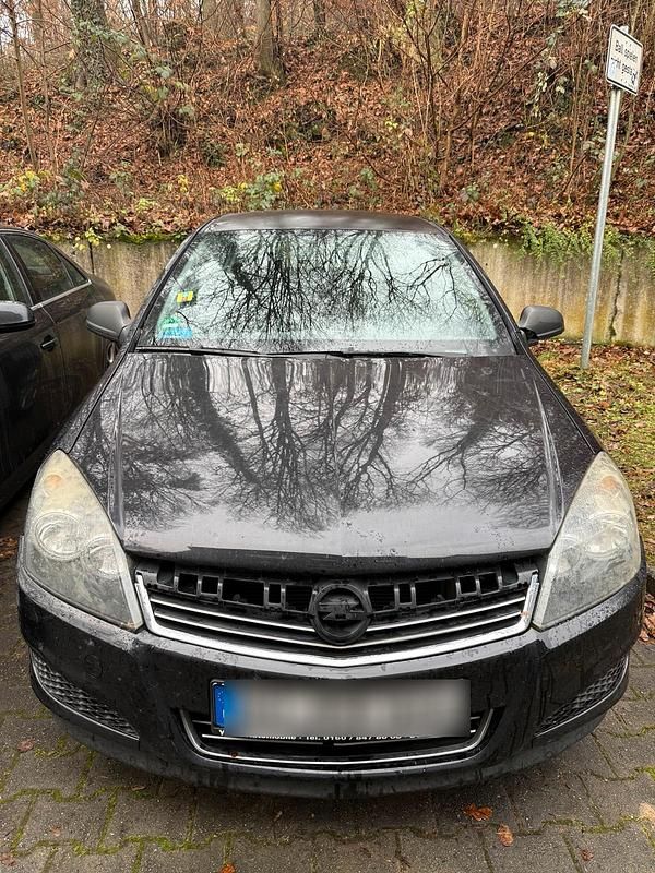 Schwarz Gebraucht 2011 Opel Astra Kombi | 1.000 € (Superpreis) - Bild 1/4