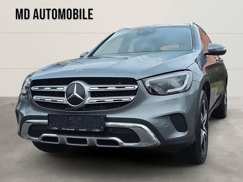 Gebraucht Mercedes GLC300e 320 PS (235 kW) 2021 Selenitgrau SUV