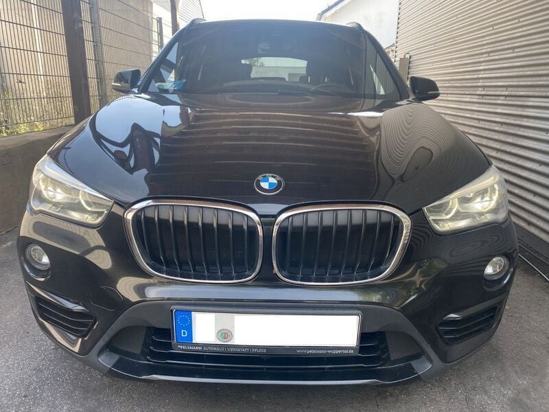 Schwarz Gebraucht 2016 BMW X1 Sport Line SUV | 13.000 € (Guter Preis) - Bild 1/4