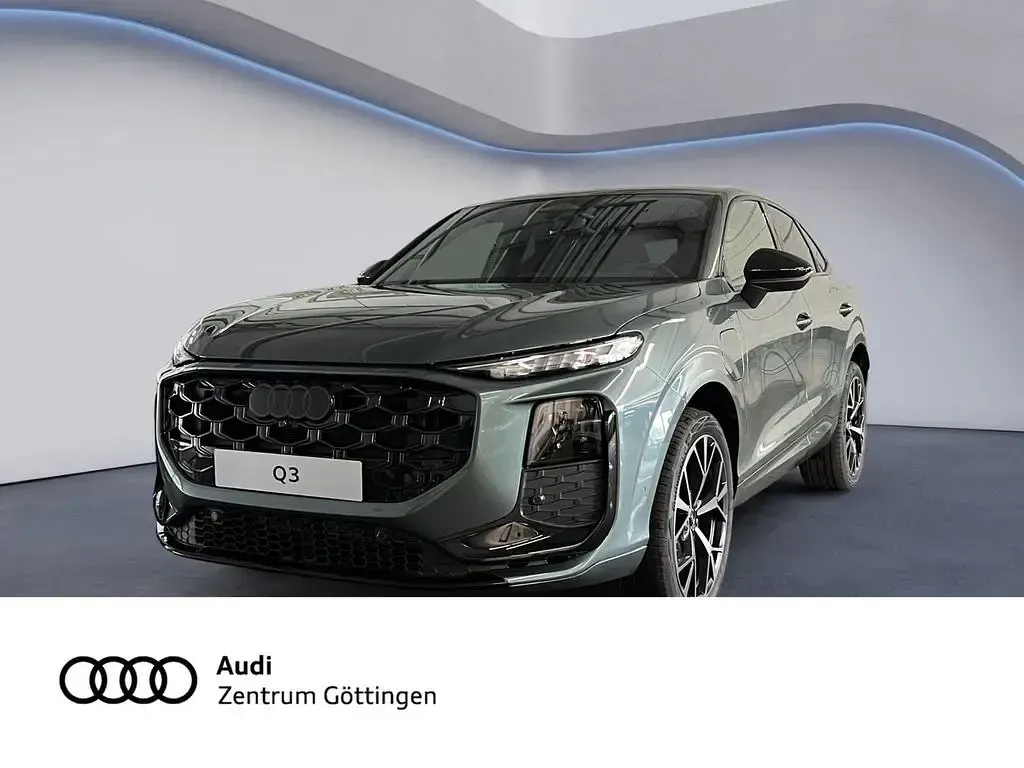 Neu Audi Q3 Sportback Sport 272 PS (200 kW) 2026 Grün SUV