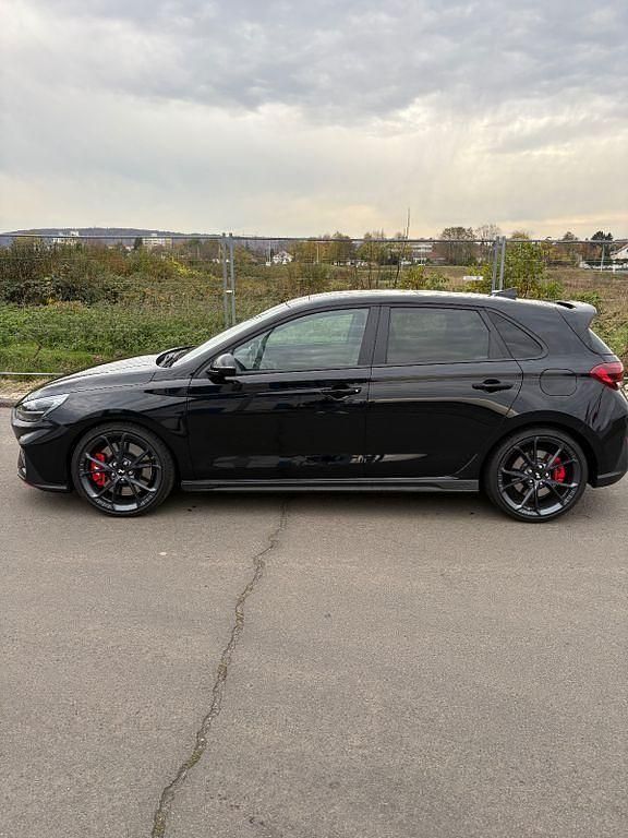 Schwarz Gebraucht 2024 Hyundai i30 N Performance Limousine | 34.500 € (Fairer Preis) - Bild 1/4