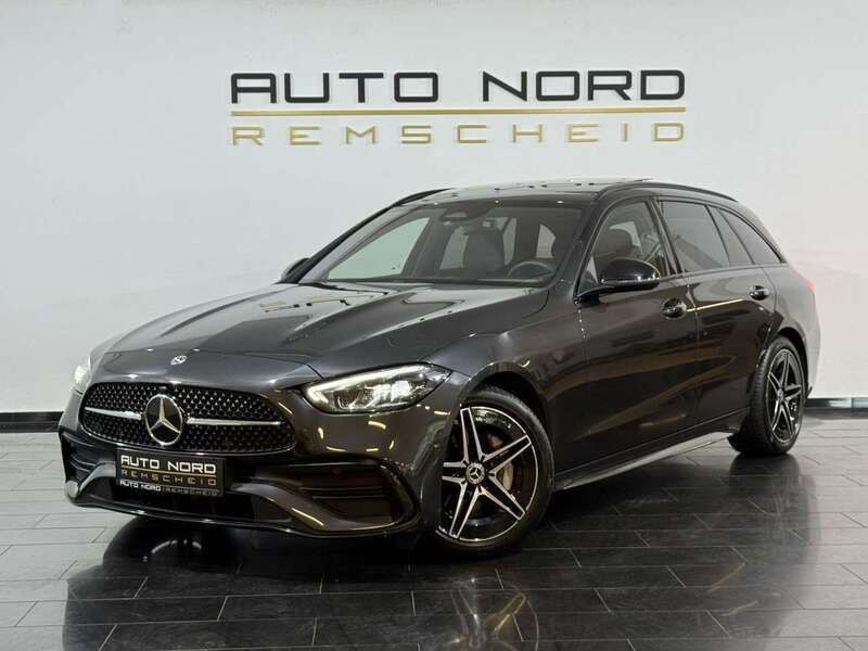Grau Gebraucht 2022 Mercedes C220 AMG Kombi | 36.990 € (Teuer) - Bild 1/4