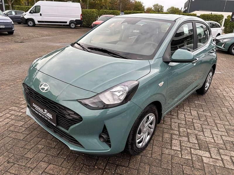Mangrove green Neu 2025 Hyundai i10 Select Kleinwagen | 18.990 € (Etwas zu teuer) - Bild 1/4