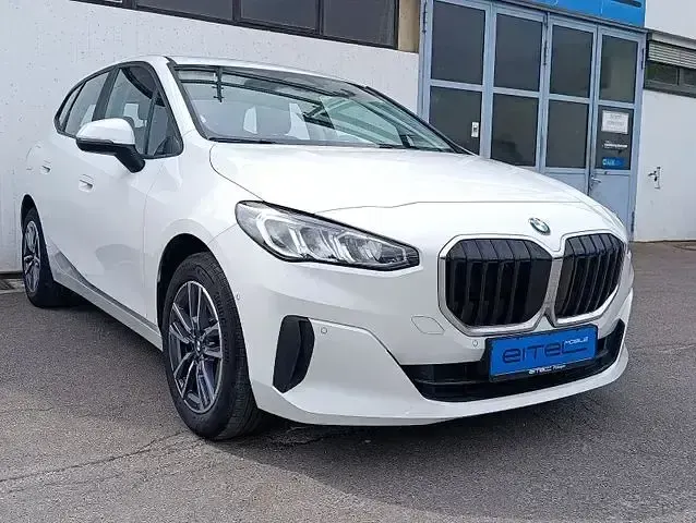 Gebraucht BMW 218 Active Tourer Performance 136 PS (100 kW) 2022 Weiß Van / Kleinbus