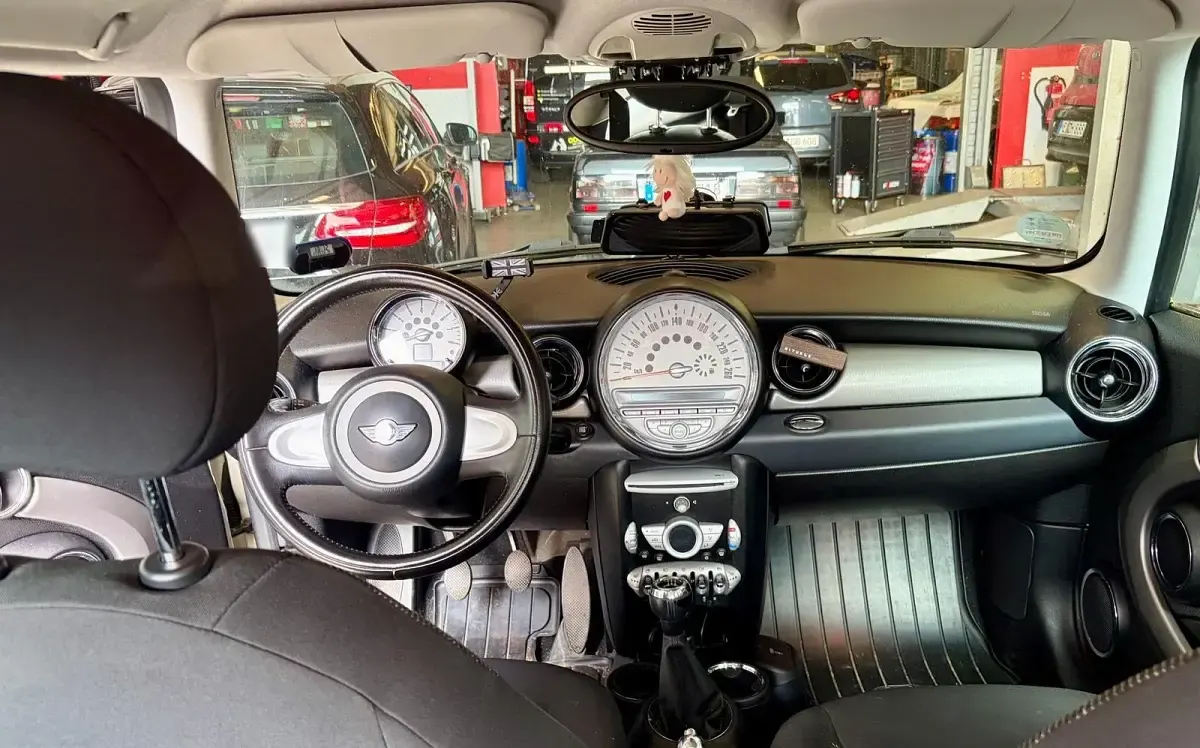 Gebraucht Mini Cooper 98 PS (72 kW) 2010 Andere farben Kleinwagen