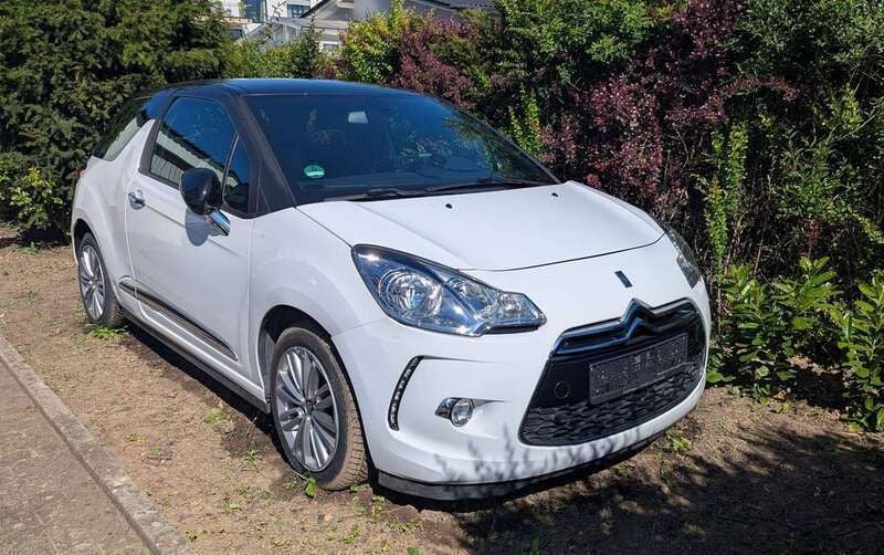 Weiß Gebraucht 2011 Citroën DS3 Chic Limousine | 5.500 € (Guter Preis) - Bild 1/4