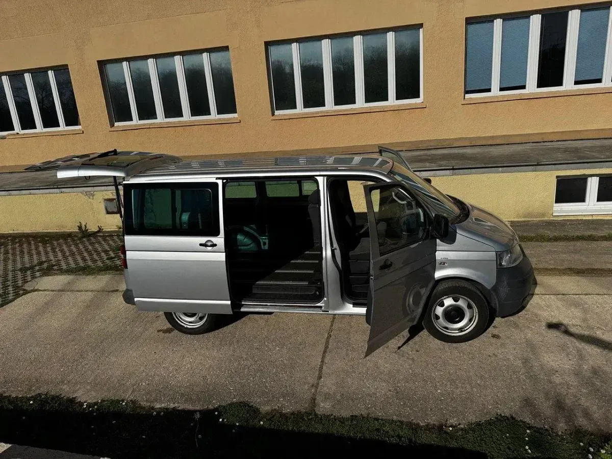 Gebraucht VW Multivan 130 PS (95 kW) 2009 Silber Van / Kleinbus
