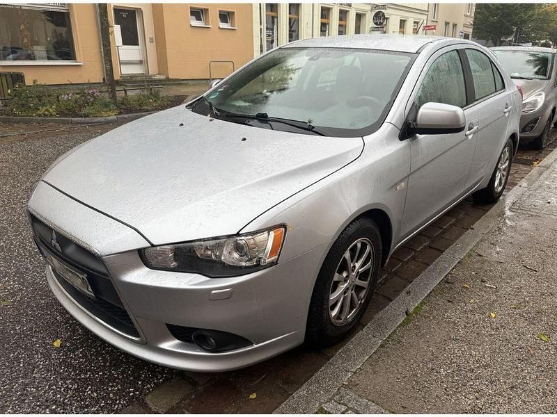 Silber (metallic) Gebraucht 2012 Mitsubishi Lancer Limousine | 4.500 € (Guter Preis) - Bild 1/2