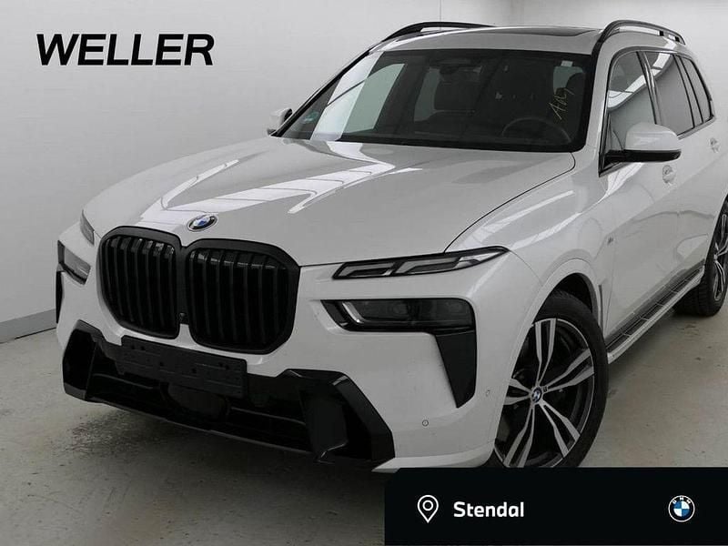 Mineralweiß (weiß) Gebraucht 2023 BMW X7 M Sport SUV | 86.470 € (Guter Preis) - Bild 1/4