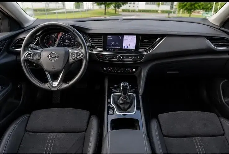Gebraucht Opel Insignia 170 PS (125 kW) 2018 Schwarz Kombi