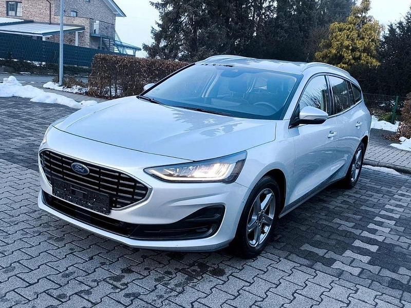 Gebraucht Ford Focus Titanium 120 PS (88 kW) 2022 Silber Limousine