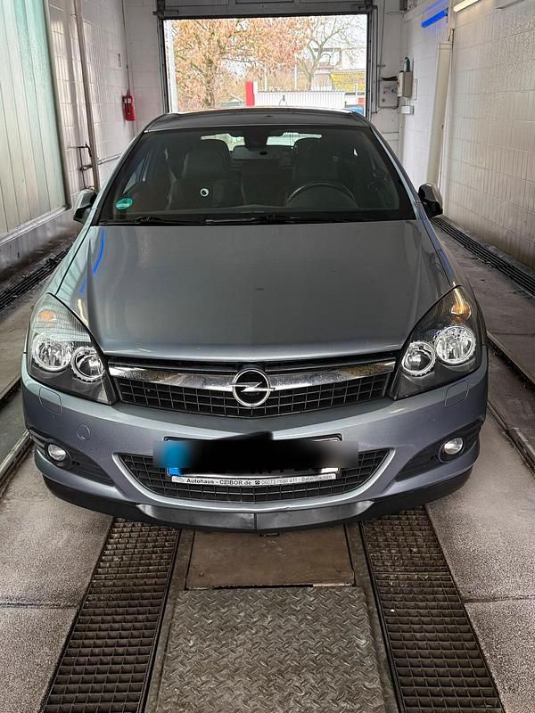 Silber Gebraucht 2008 Opel Astra GTC | 4.400 € (Etwas zu teuer) - Bild 1/4