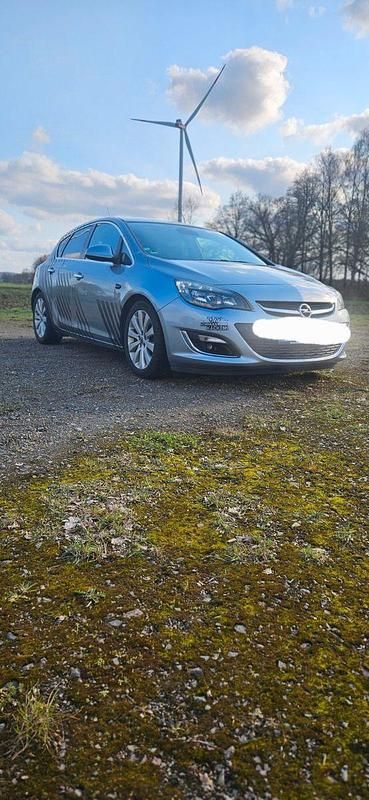 Gebraucht Opel Astra Selection 140 PS (102 kW) 2013 Grau Limousine