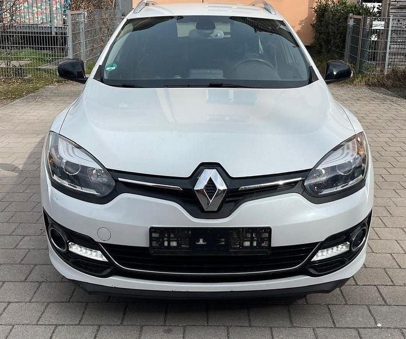 Gebraucht Renault Mégane III 131 PS (96 kW) 2014 Weiß Limousine