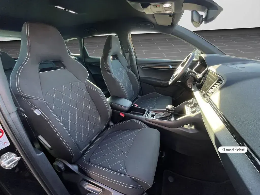 Gebraucht Skoda Karoq SportLine 190 PS (139 kW) 2023 Blackmagic perleffekt (metallic) SUV
