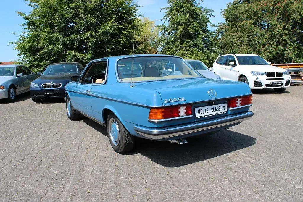 Gebraucht Mercedes 280 184 PS (135 kW) 1984 Blau