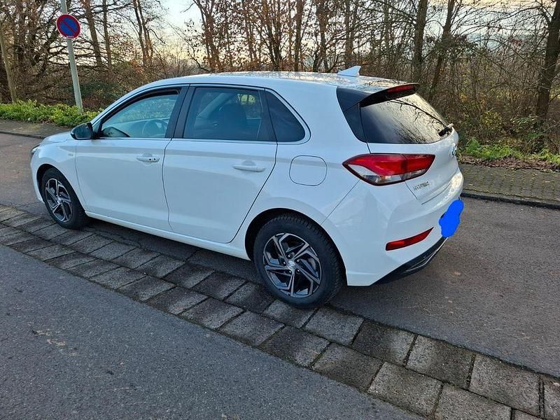 Gebraucht Hyundai i30 Prime 160 PS (117 kW) 2022 Weiß Limousine