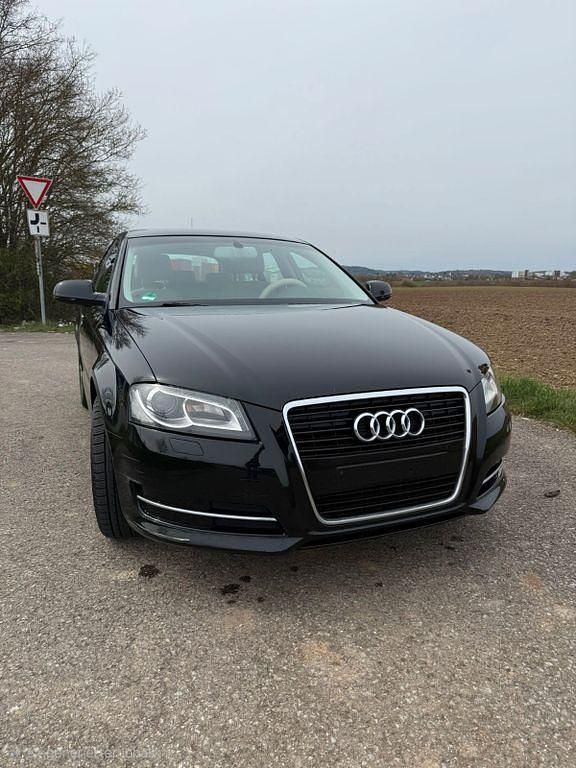 Gebraucht Audi A3 105 PS (77 kW) 2011 Schwarz Kleinwagen