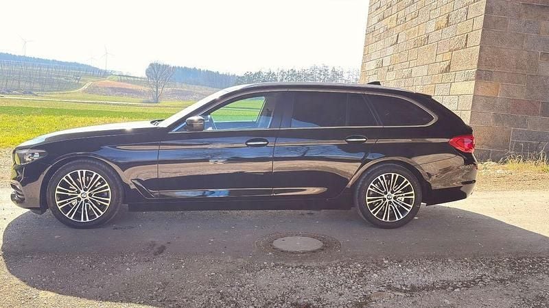 Gebraucht BMW 520 190 PS (139 kW) 2018 Schwarz Kombi