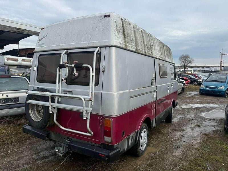 Second-hand VW LT 90 CP (66 kW) 1978 Roșu Break