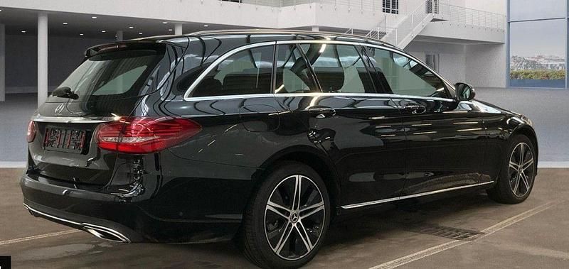 Gebraucht Mercedes C300e 320 PS (235 kW) 2020 Schwarz Kombi